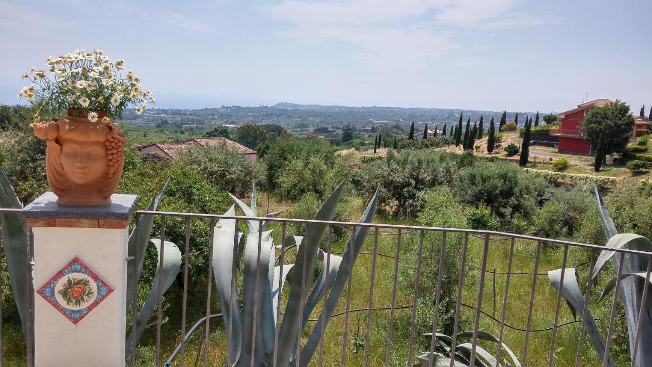 La Casa Del Melograno Bed & Breakfast Santa Venerina Bagian luar foto