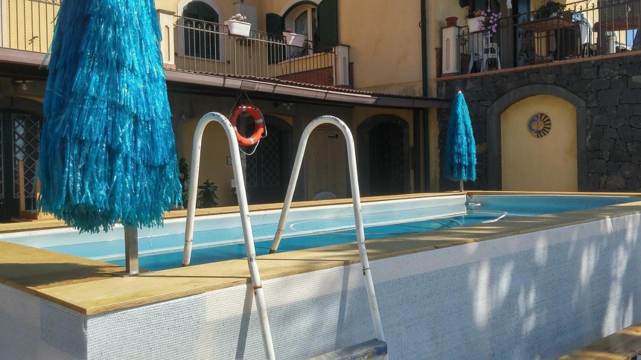La Casa Del Melograno Bed & Breakfast Santa Venerina Bagian luar foto