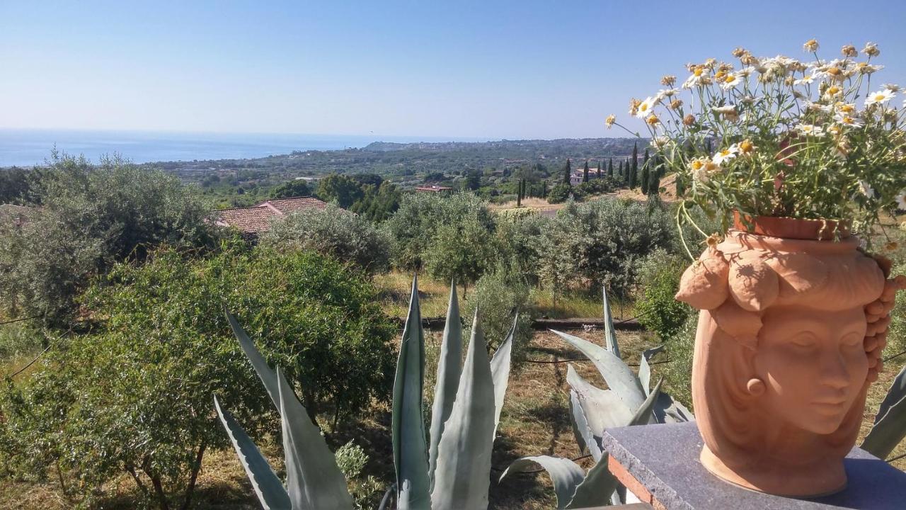 La Casa Del Melograno Bed & Breakfast Santa Venerina Bagian luar foto