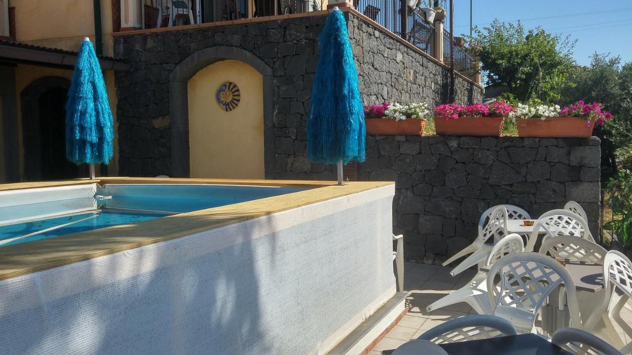 La Casa Del Melograno Bed & Breakfast Santa Venerina Bagian luar foto